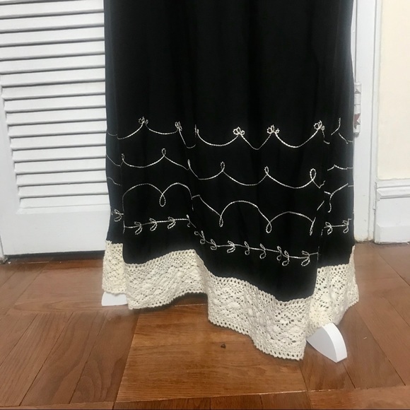 Black halter maxi dress white embroidered detail - Picture 3 of 5